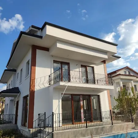 فيلة Myra Villa 1 *