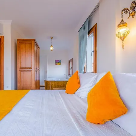 فيلة Myra Villa 1
